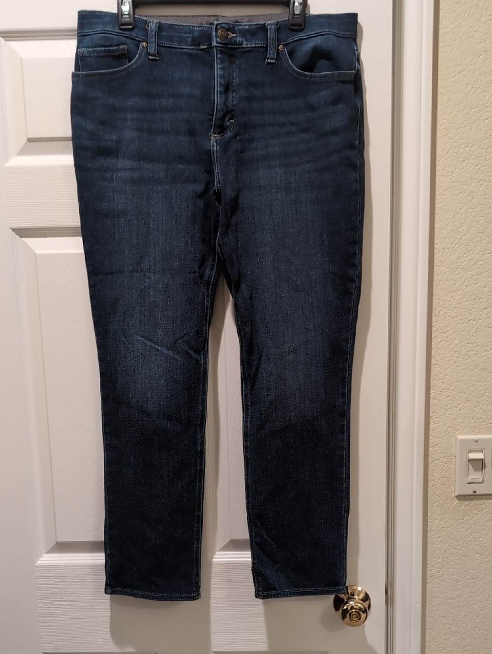 Lee Women's Straight Leg Slim Fit Mid Rise Jeans in Dark Indigo